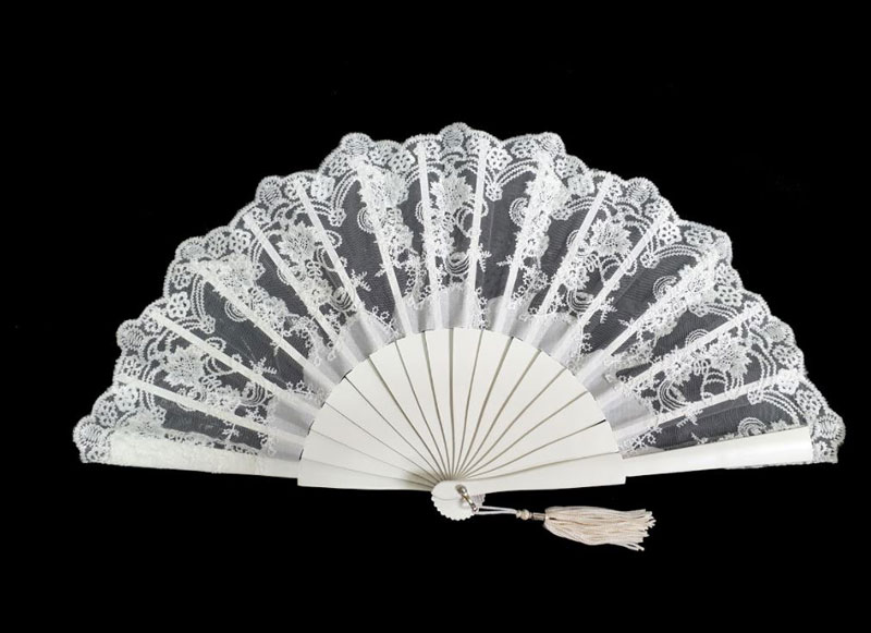 Silk and Lace Fan in Ivory Colour. Ref. 1713